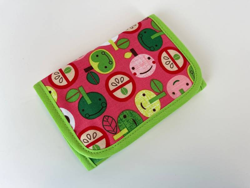 Portemonnaie "Appleville" Pink-Hellgrün von DropsPumpkin