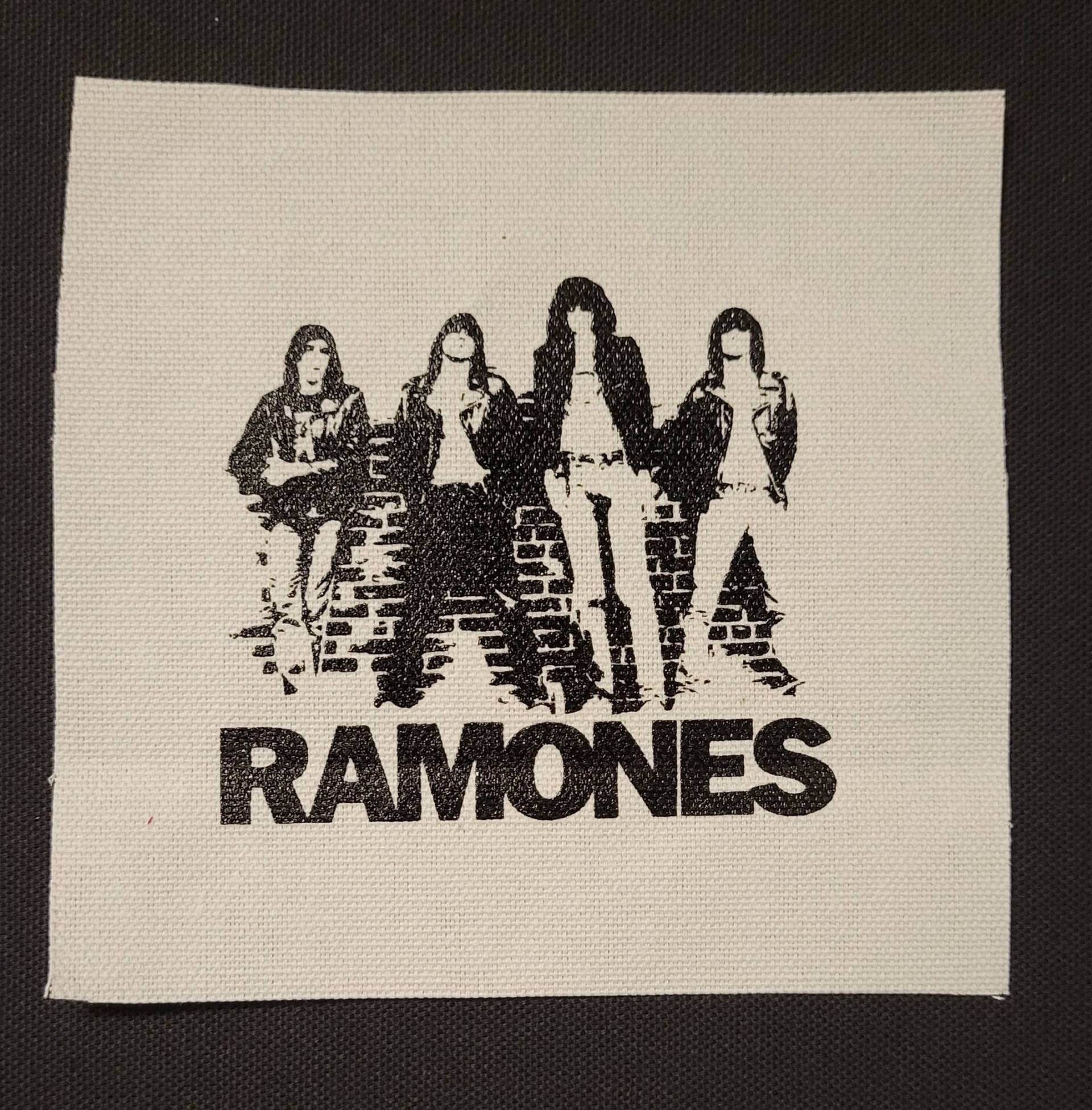 Der Ramones Aufnäher von DrunksWithaPress