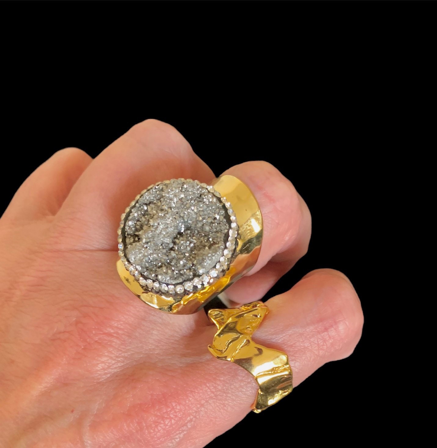 Circulus Titan Druzy Ring, Gold von DruzyRocksBoutique