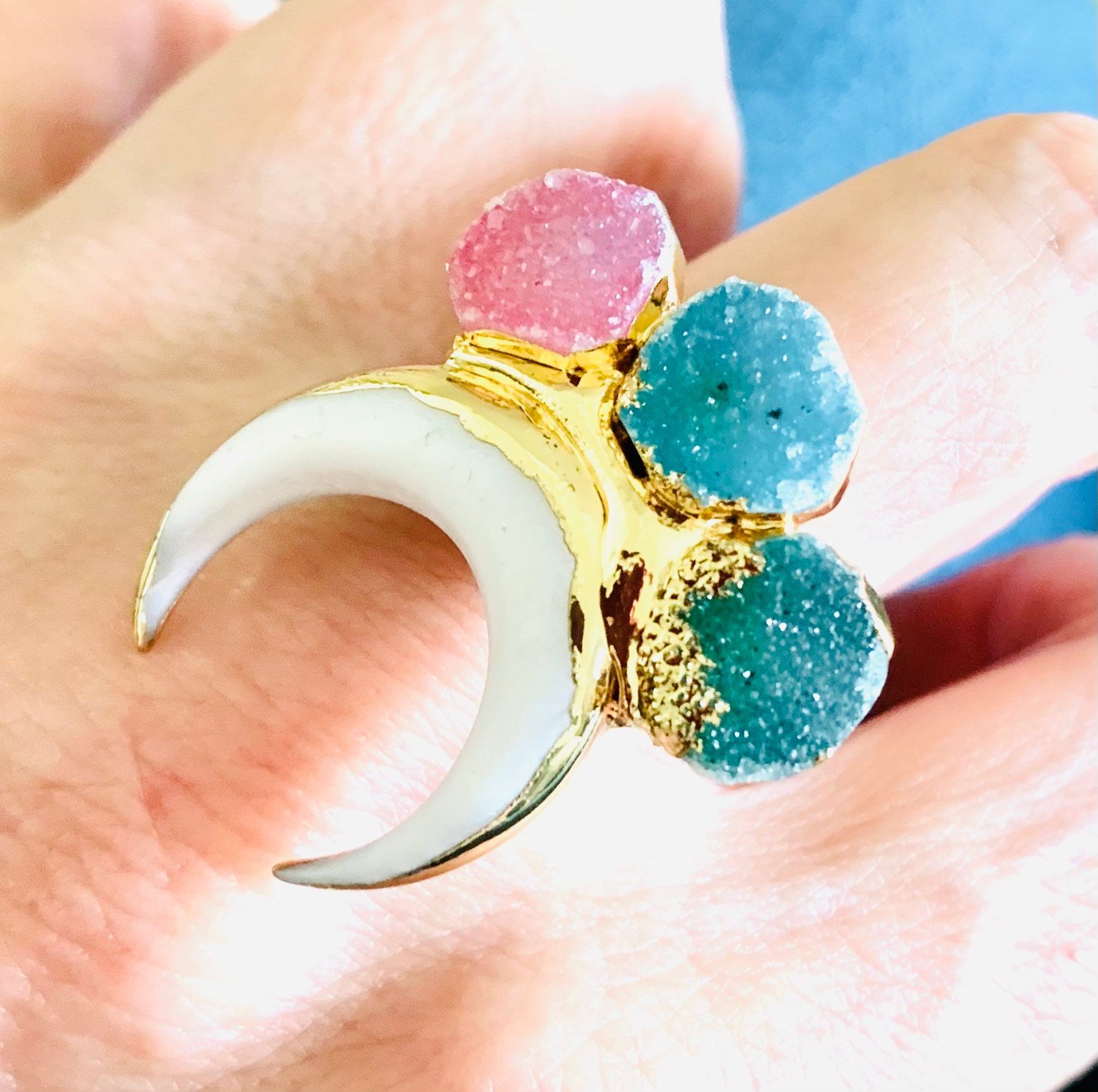 Einzigartiger Dreifach Druzy Mond Gold Ring von DruzyRocksBoutique