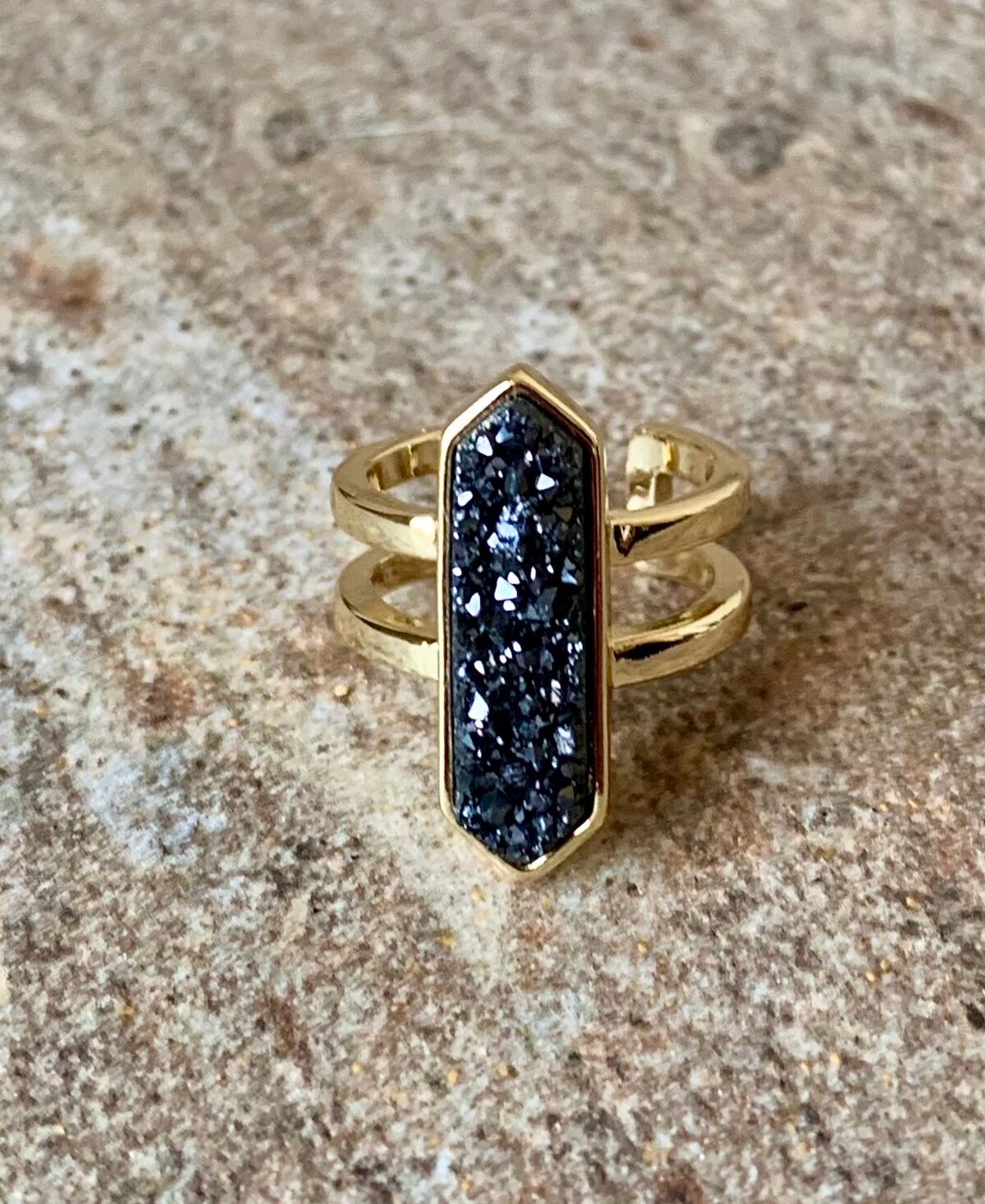 Gaga Druzy Ring, Gold, Schwarz von DruzyRocksBoutique