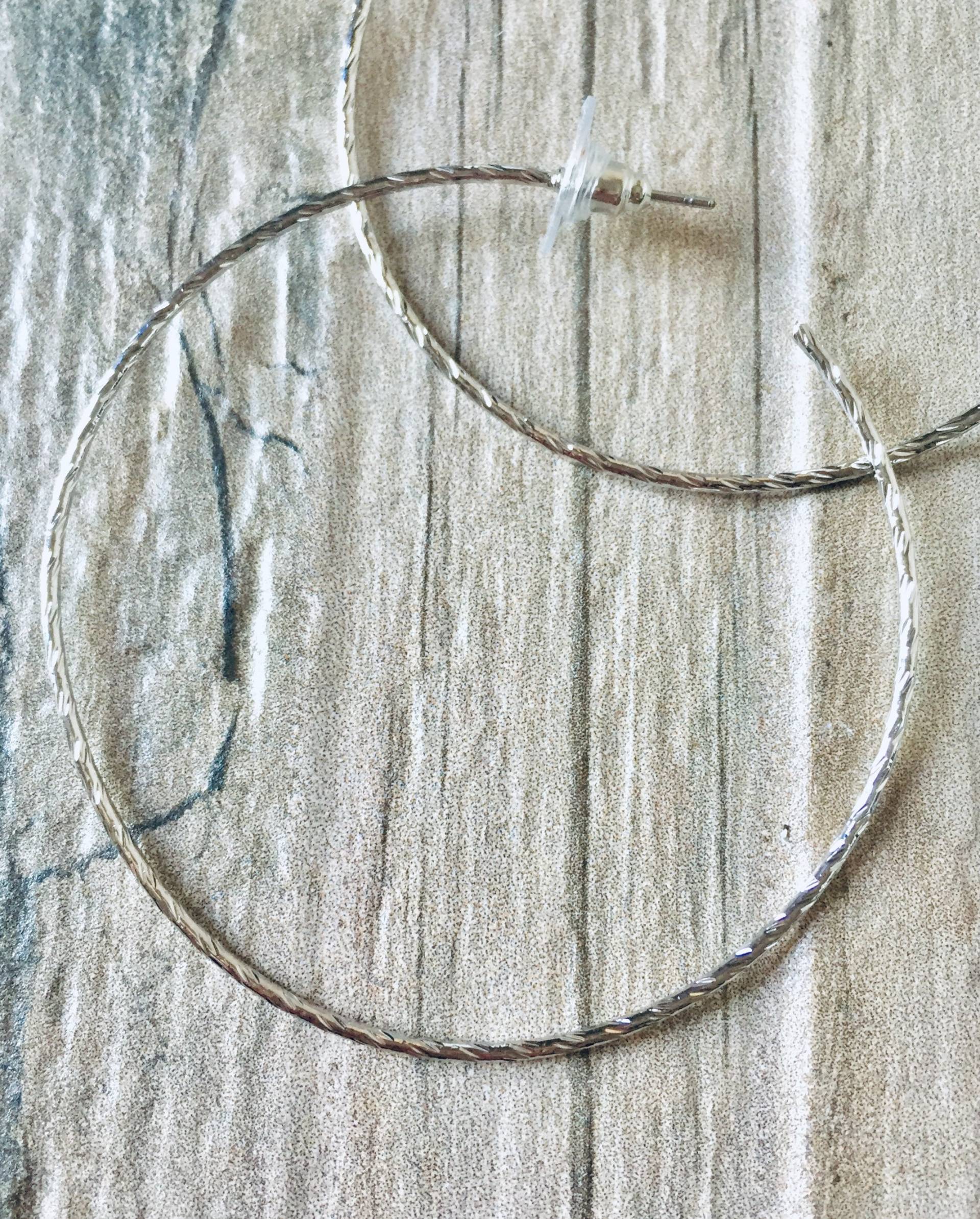 Weißgold "Skinny Hoops" Ohrringe von DruzyRocksBoutique