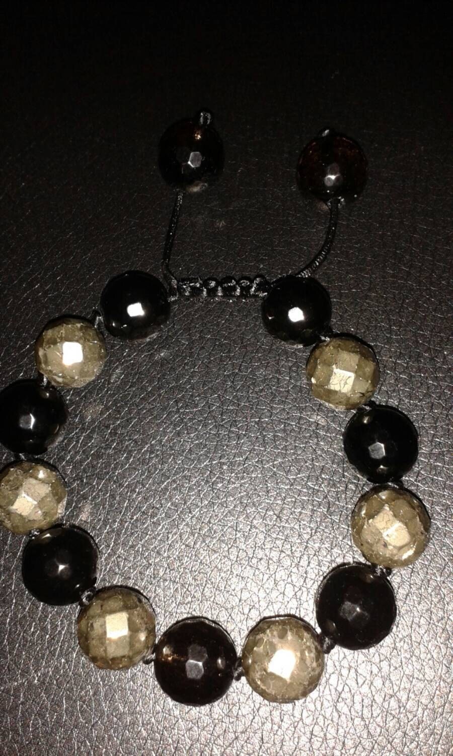 Funkelnder Facettierter Pyrit, Glänzender Natürlicher Schwarzer Achat, Verstellbares Armband Mit Facettierten Echten Rauchquarz-Akzentperlen Funkelnder Facettierter Pyrit, Glänzender Natürlicher Schwarzer Achat, Verstellbares Armband Mit Facettierten Echten Rauchquarz-Akzentperlen von Druzyfloozy