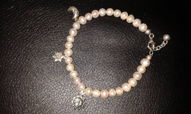 Natürliche Zuchtperlen Weiße Perle Und Sterling Silber Charm Armband Sonne Mond Sterne Mit Regenbogen-Mondstein Natürliche Zuchtperlen Weiße Perle Und Sterling Silber Charm Armband Sonne Mond Sterne Mit Regenbogen-Mondstein von Druzyfloozy
