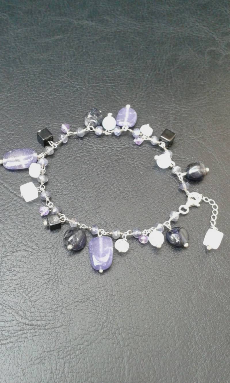 sterling Silber Echte Edelstein Charm Armband Mit Iitor, Mondstein, Schwarzer Spinell, Amethyst, Blau Aventurin Und Blass Facettierten Quarz von Druzyfloozy