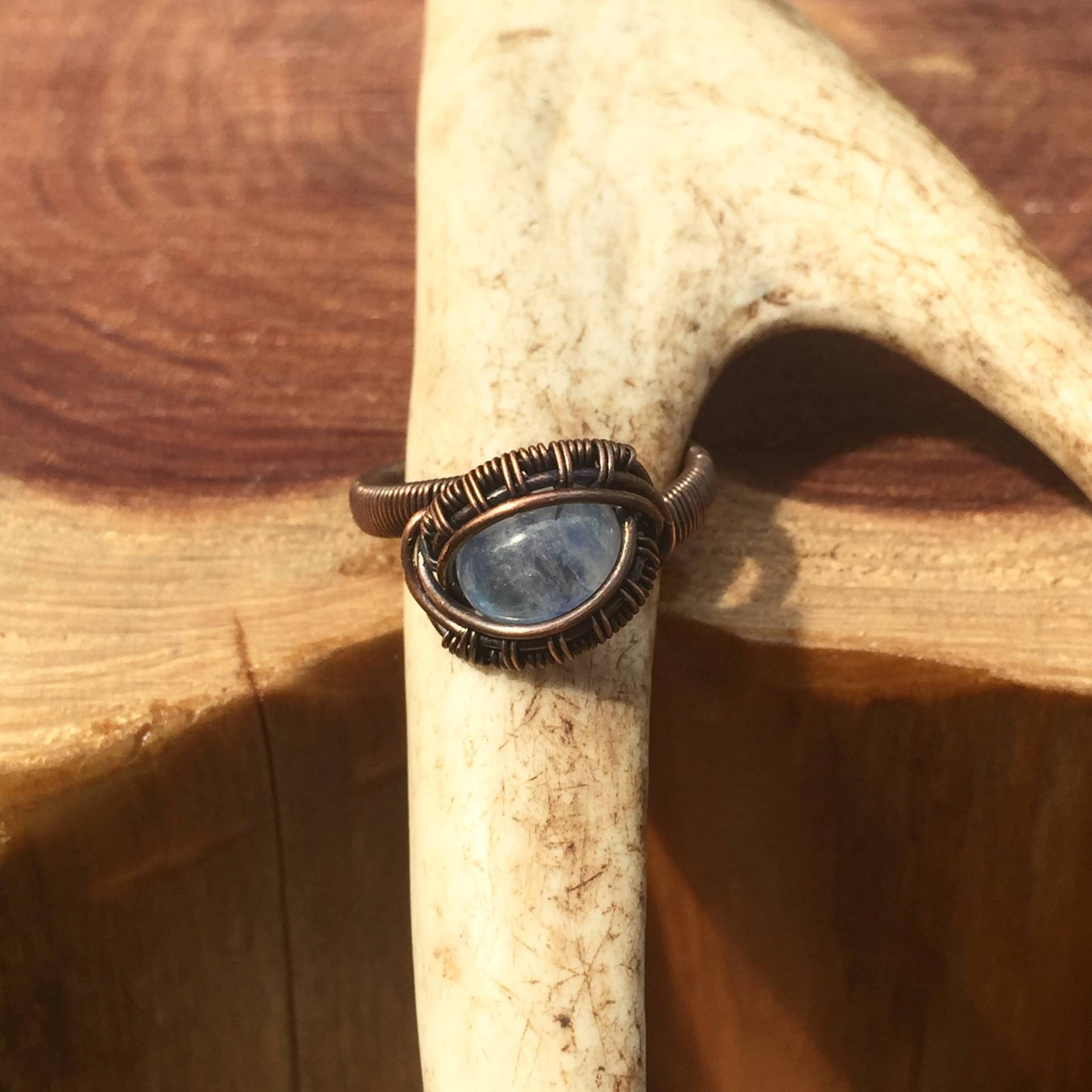 Kupfer Und Mondstein Draht Gewickelt Ring Kupfer Und Mondstein Draht Gewickelt Ring von DryBranchDesigns