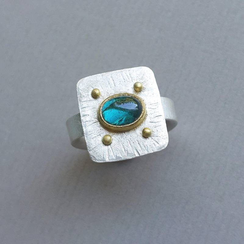 Grünblauer Indigolith-Turmalinring Gr. 53, 5 Sehr Individuell Handgearbeiteter Unikat Silber- Und 750-Gold-Ring Mit Ovalem Edelstein - Dsiho von Dsiho