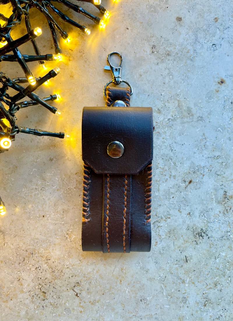 Ledertasche Für Mehrere Verwendung | Handarbeit Am Gürtel Anbringbar Mit Clips von DuckyHandcrafting