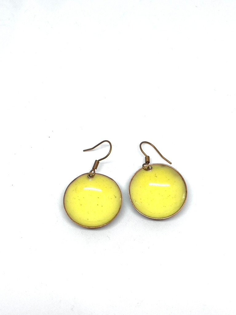 Emaille Ohrringe Gelb Halbkugel | Kupfer Schmuck Ohrhänger Ohrhaken Emailleschmuck Enamel Glas Brisur von Dudetita