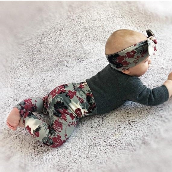 Bio Blumen Leggings Und/Oder Stirnband Set/Baby Geschenk Mädchen Outfit Neugeborene Nach Hause Kommen Frühchen Kleidung von DudisDesign