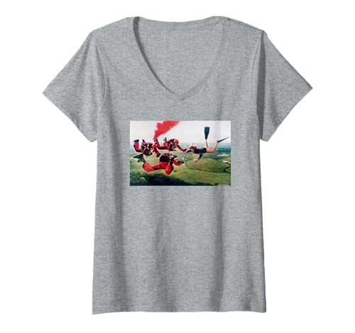 Damen Wodka Brand Skydivers Promo 1978 Duffy Archive Photography T-Shirt mit V-Ausschnitt von Duffy Archive Photography