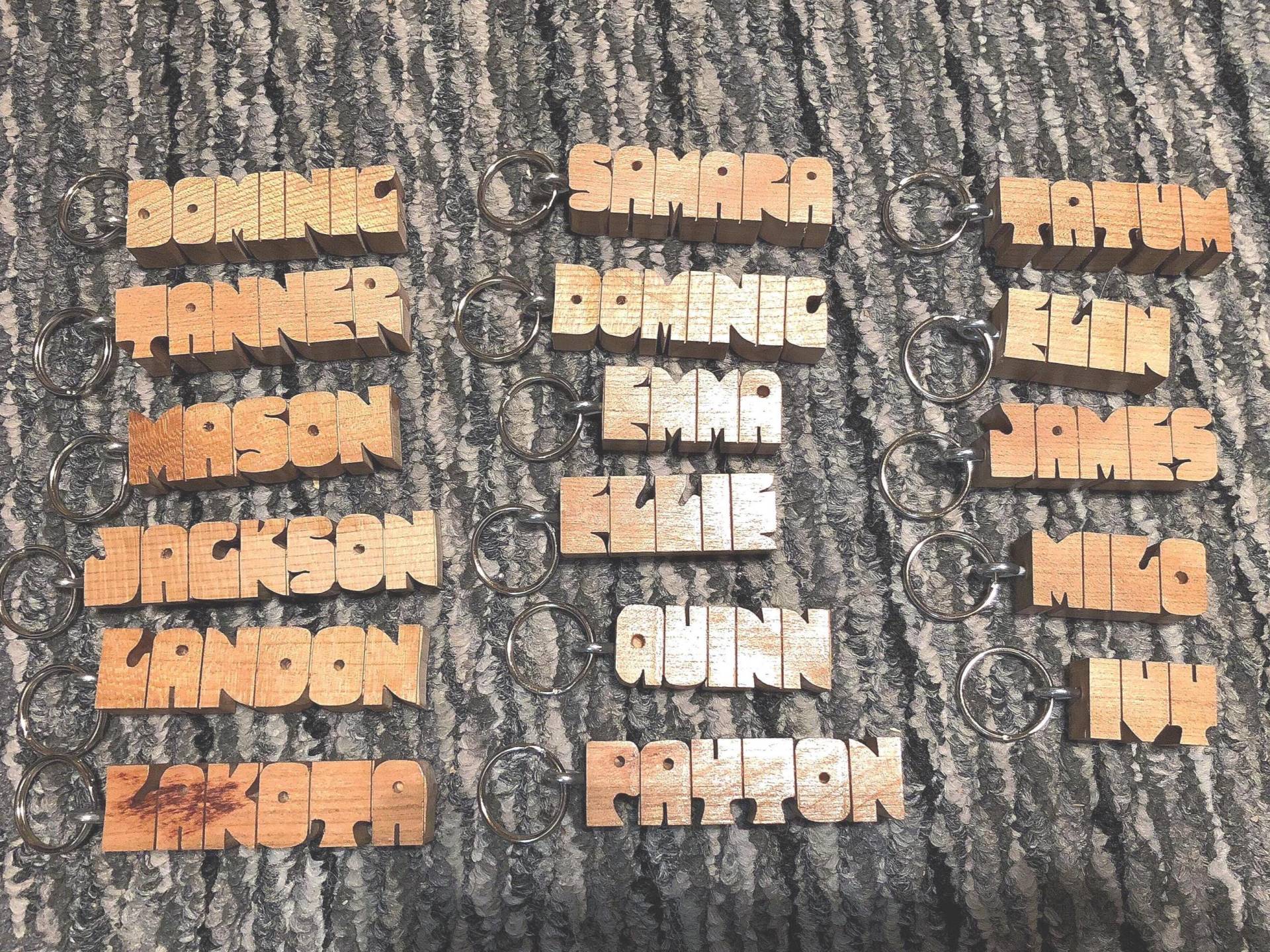 Personalisierte Holz Schlüsselbund Personalisierte Holz Schlüsselbund von DugganSigns