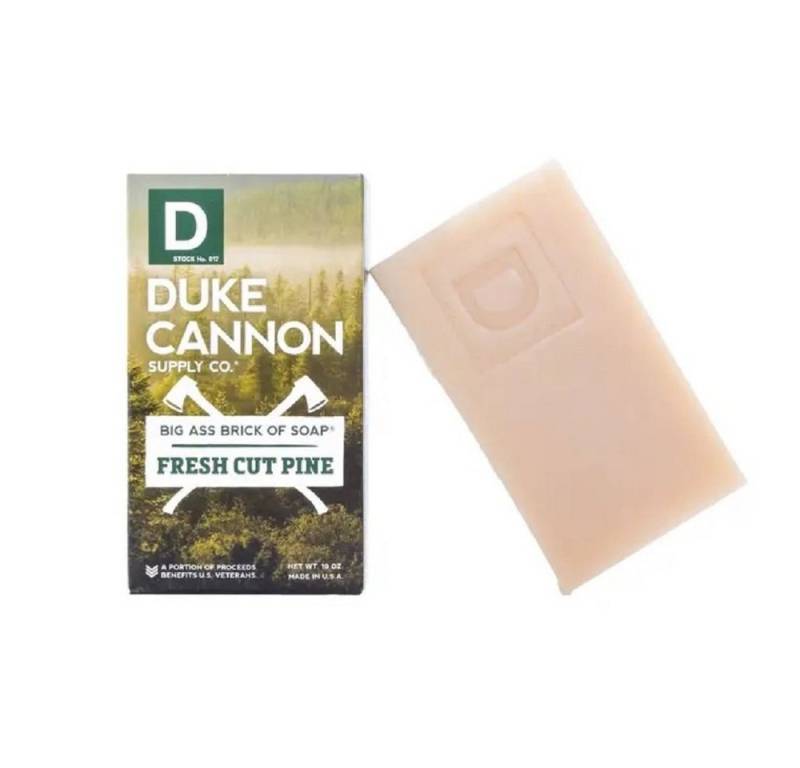 Duke Cannon Feste Duschseife Big Ass Brick of Soap Big Fresh Cut Pine Echte Männerseife aus den USA, 300 gr Seifenstück von Duke Cannon