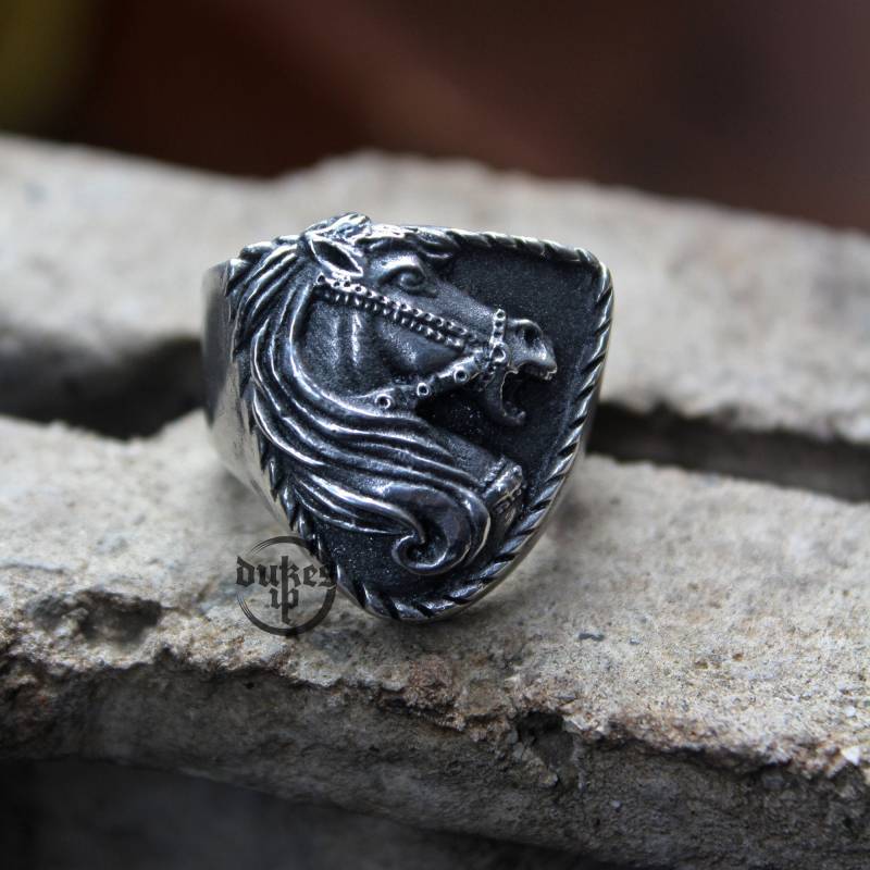 Handgemachte Pferd 3D Ring Oxidiertes Bleifreies Zinn, White Brass Und Sterling Silber Siegelring von Dukesuplimited