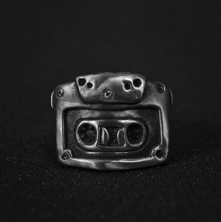 Handgemachte Tape Cassette Ring Oxidiertes Bleifreies Zinn, Weiß Messing Und Sterling Silber von Dukesuplimited