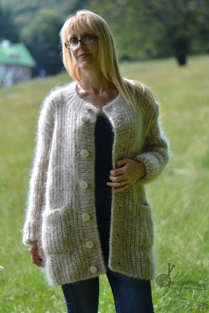 Handgefertigte Mohairjacke Feinstrickjacke Mit Taschen von Dukyana