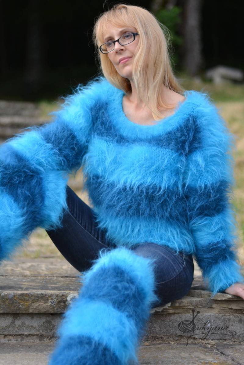 Handgestrickter Mohair Pullover Handgestrickte Beinstulpen Handgestricktes Set Flauschiger Beinwärmer Sommer Top Handgestrickter Mohair Pullover Handgestrickte Beinstulpen Handgestricktes Set Flauschiger Beinwärmer Sommer Top von Dukyana