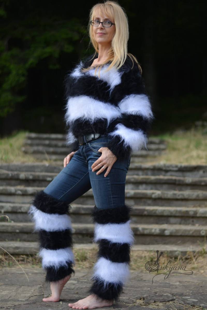 Handgestrickter Mohair Pullover Handgestricktes Fuzzy Set Leggins Weicher Rundhalspullover Handgestrickter Mohair Pullover Handgestricktes Fuzzy Set Leggins Weicher Rundhalspullover von Dukyana