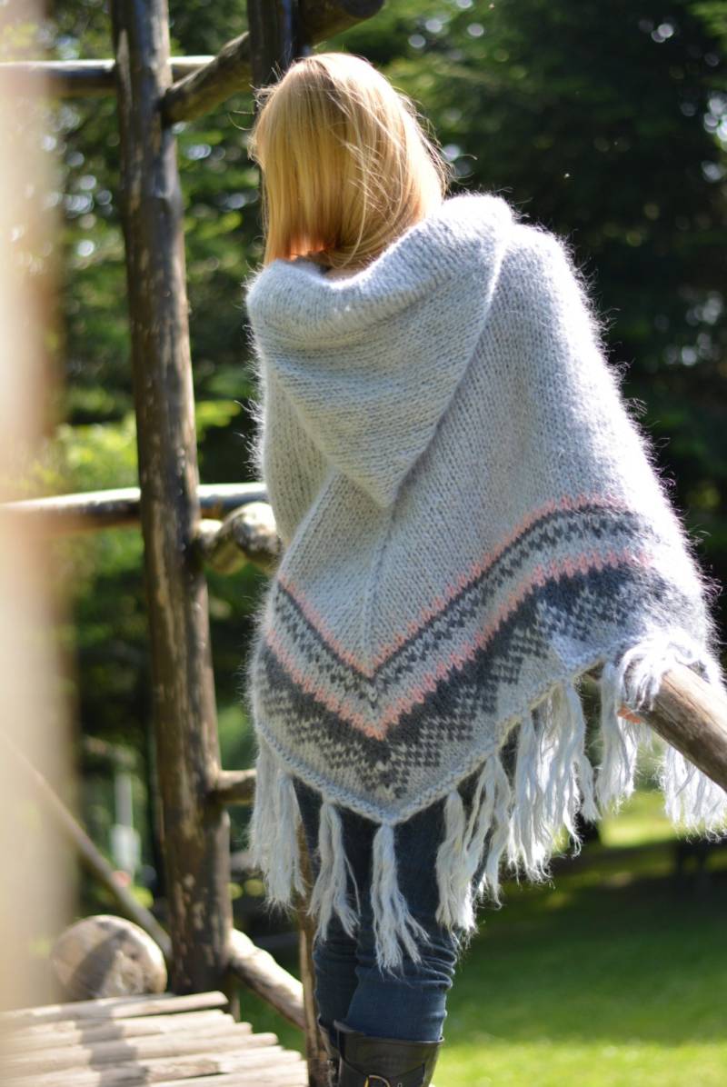 Handgestrickter Poncho Fuzzy Mohair Shrug Wrap Kapuzenponcho Pullover Cape Dicker Multicolor von Dukyana