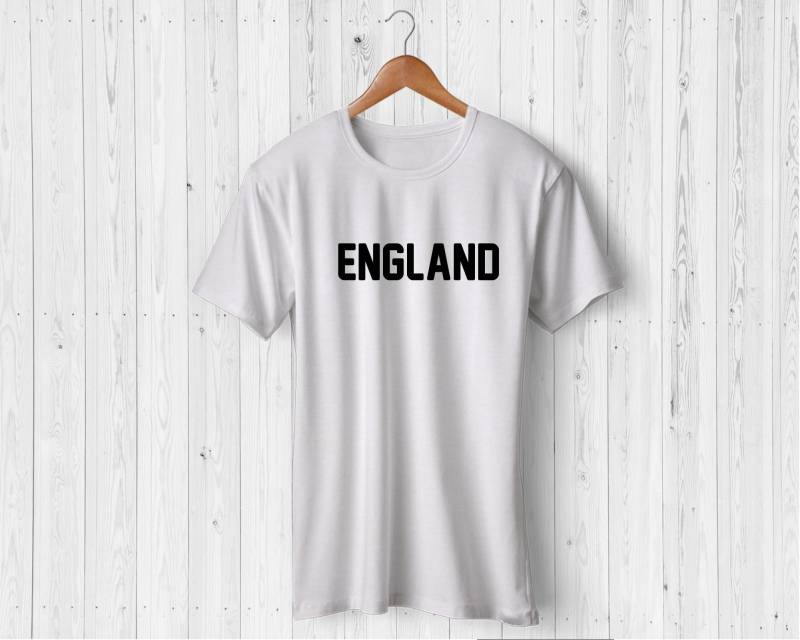 England Tshirt von DunRoaminDesigns