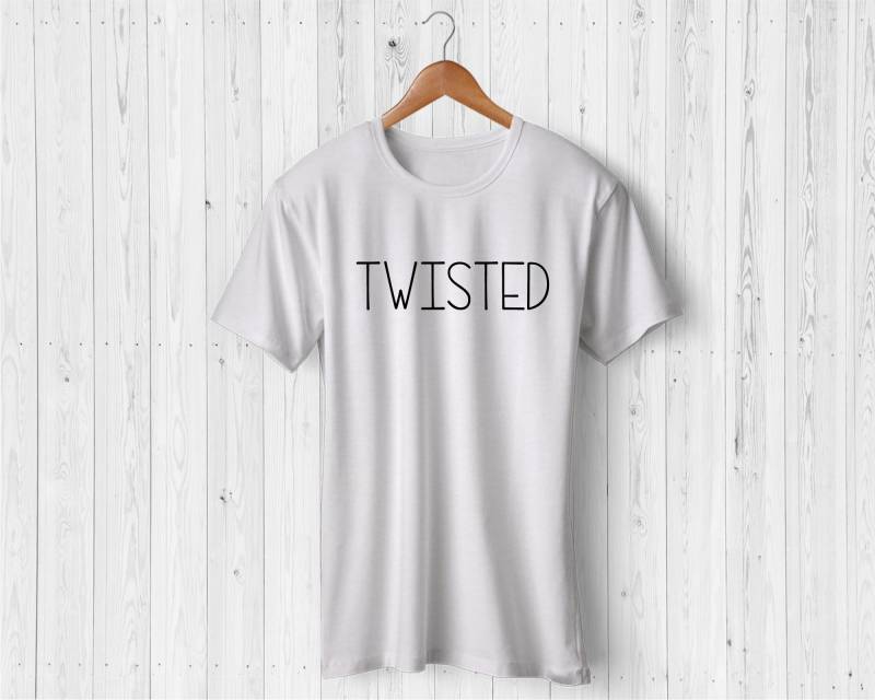 Gedrehtes Tshirt von DunRoaminDesigns