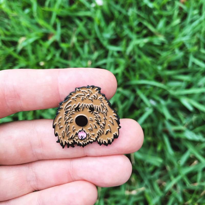 Anstecknadel in Brauner Aus Soft Emaille von DunlavyWares