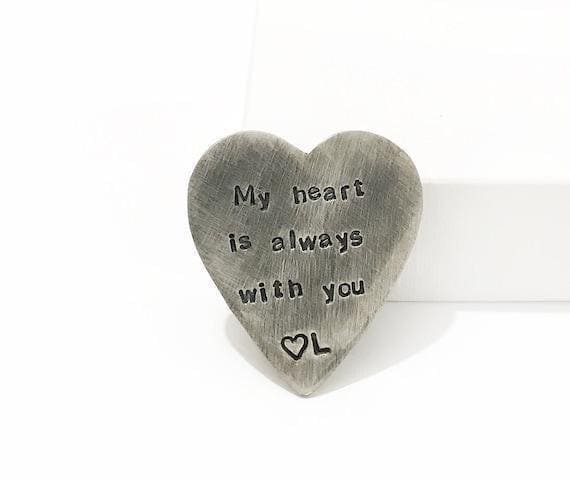 Immer Bei Dir - Benutzerdefinierte Taschen Herz Umarmung Token Ich Werde Dich Immer Lieben Münze Geschenke Für Fernbeziehungen von DuoStef