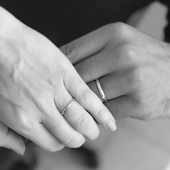 Passende Paar Ringe Set - Für Sie Und Ihn Eheringe Sterling Silber S925 Halbrunder Ring 3 Mm & 2 Gehämmerter Hochzeitsschmuck von DuoStef