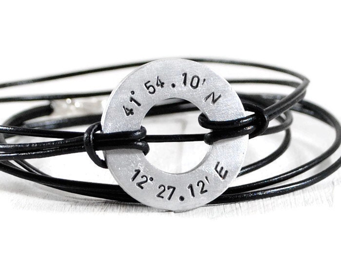 Personalisierte Herren Armband. Koordinaten Personalisiertes Geschenk Zum Vatertag. Lederarmband. Geschenk. Geburtstagsgeschenk Für Ihn von DuoStef