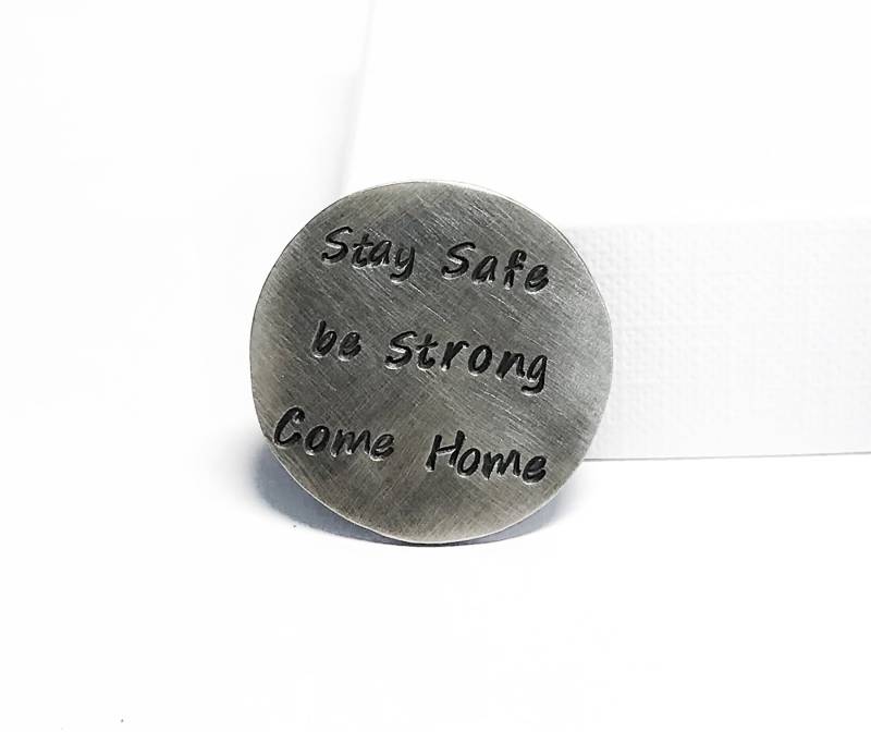 Personalisierte Taschenumarmung - Bleiben Sie Sicher, Seien Stark Taschenmünze Ferngeschenk Benutzerdefinierte Taschentoken Abschlussgeschenk von DuoStef