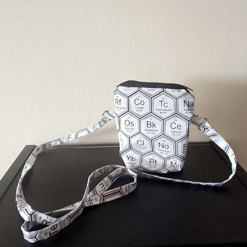 Table Of Elements - Umhängetasche von DurhamAccessories