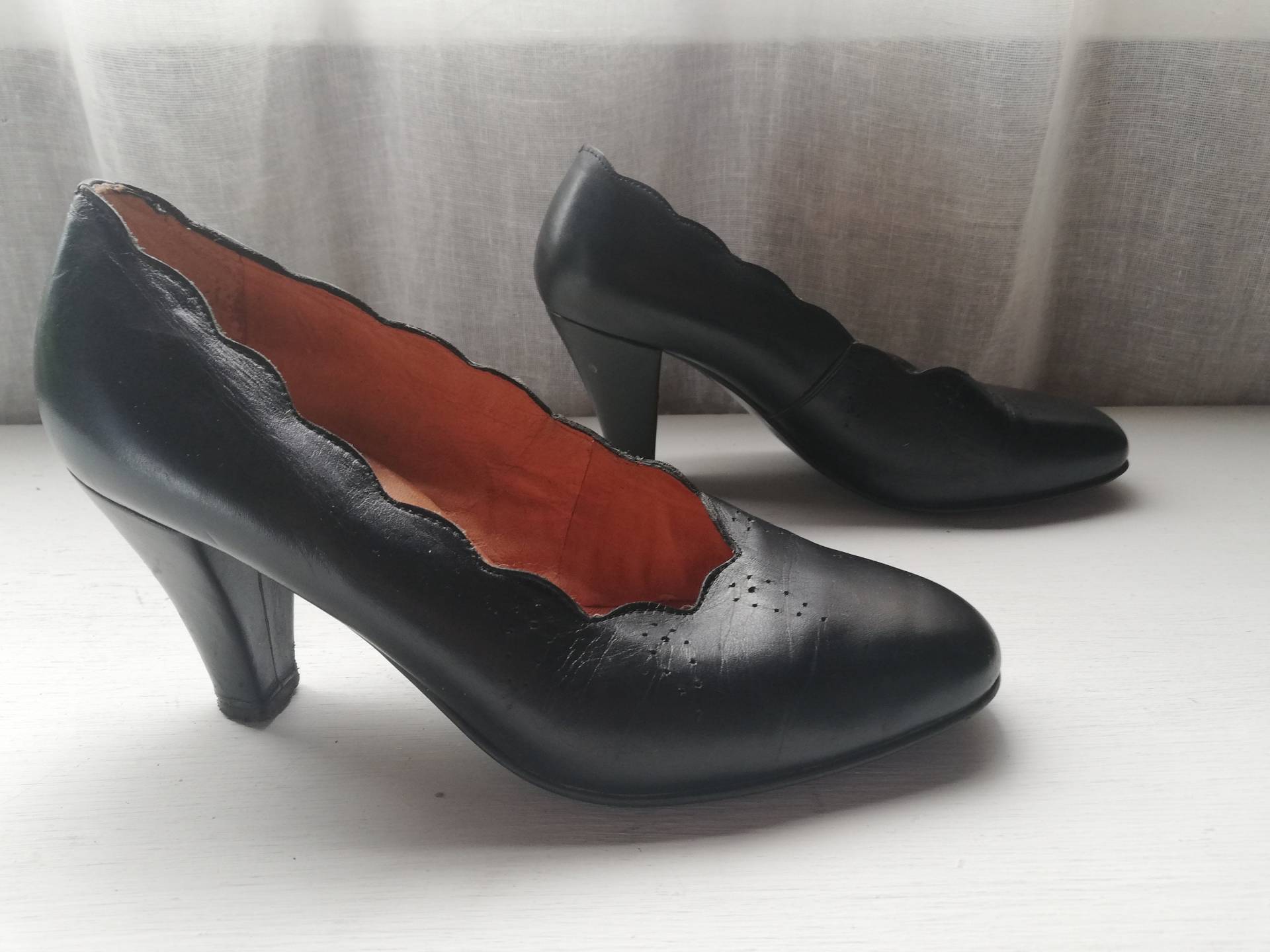 Damen Schwarz Lederschuhe. Favorit Made in Finnland. Größe 36 Eur, 6 Us, 4 Uk Damen Schwarz Lederschuhe. Favorit Made in Finnland. Größe 36 Eur, 6 Us, 4 Uk von DustRoad
