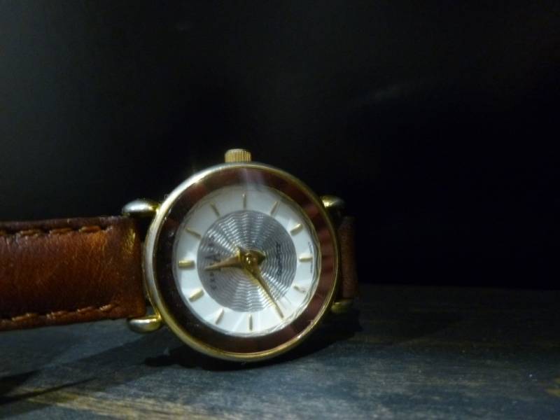 Quarz Damen-Armbanduhr von DustRoad