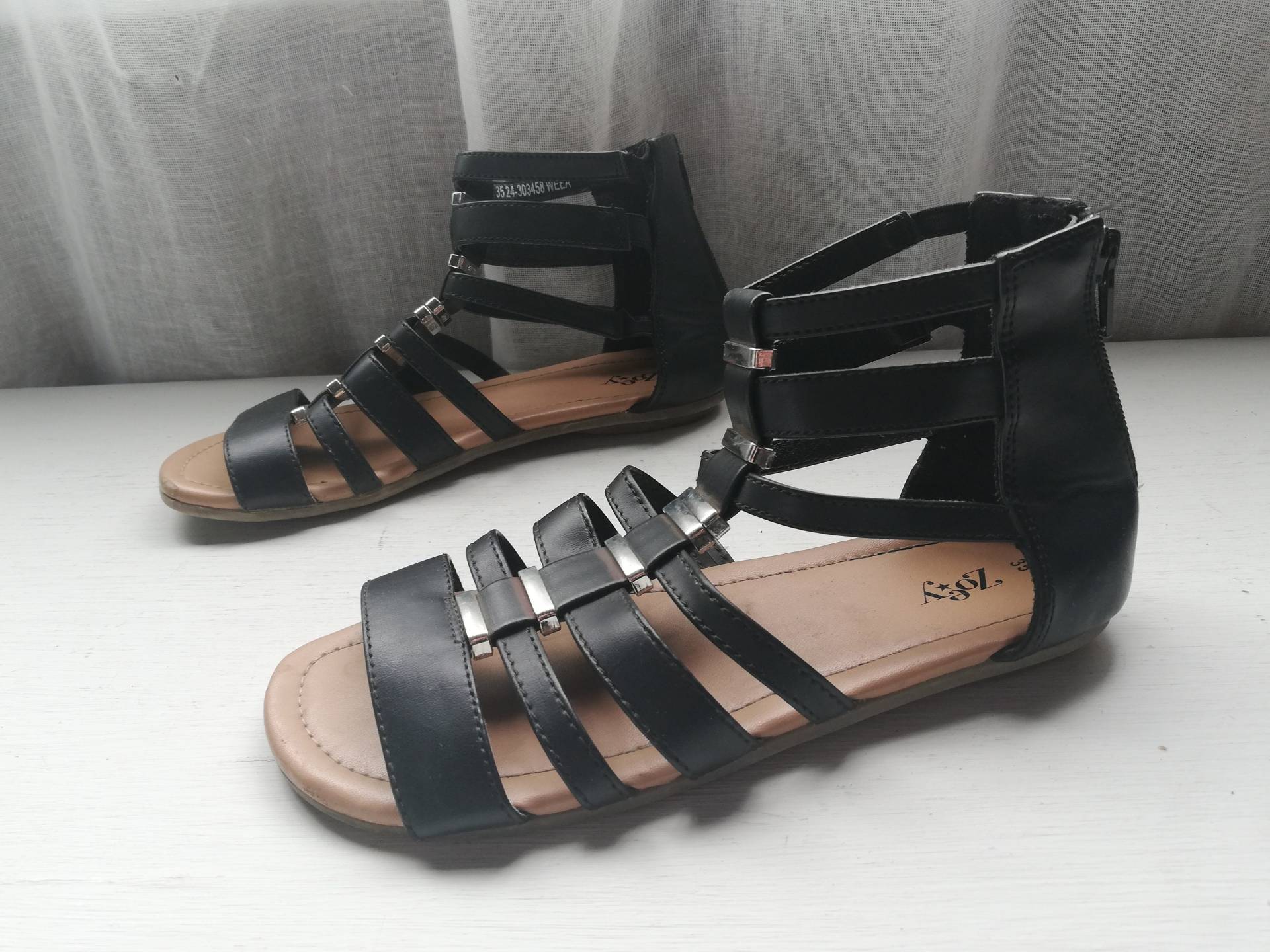 Schwarze Girls Sandalen - Größe Eur 35, Us 5, Uk 3 von DustRoad