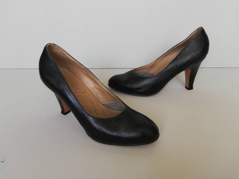 Vintage Schwarze Leder Heels - Made in Lettland Uk 4/Eu 36 Us 6 von DustRoad