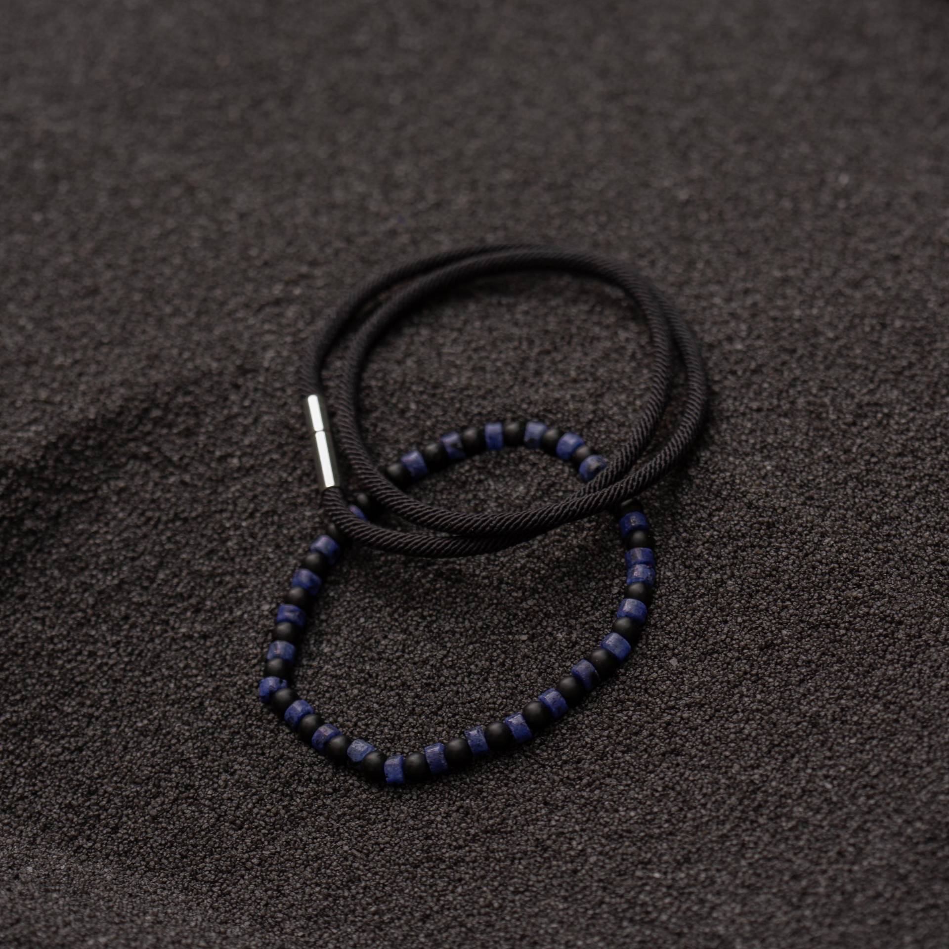 Naturstein-Armband 4mm Lapislazuli - Achat/Onyx Mit Verstärktem Tpu Band Und Nylonband | Schwarz Blau von Dustill
