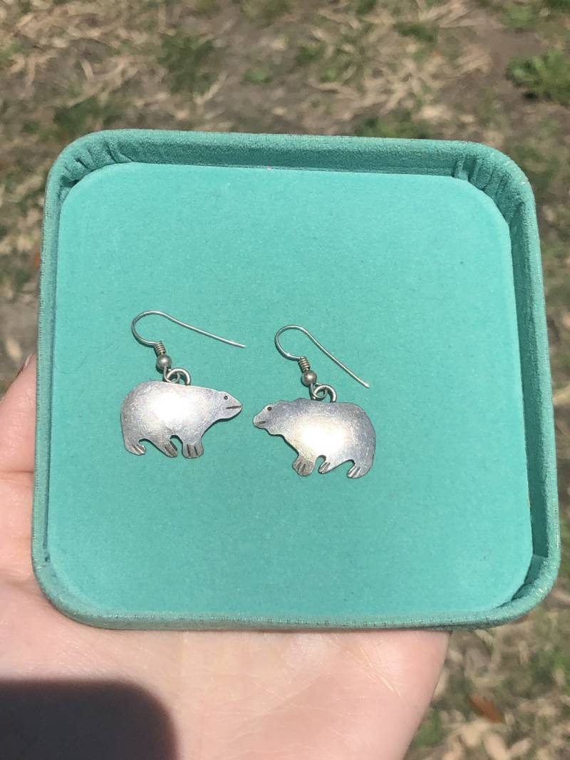 Jp-Bär-Ohrringe Aus Sterlingsilber ~ Eisbären Baumelnd Schrullig Primitiver Look Eisbär-Ohrringe Eisbär-Schmuck von DustyFrogs