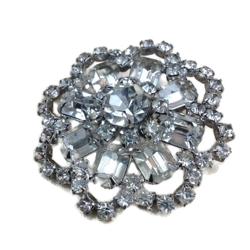 1940Er Jahre Handset Starburst Strass Brosche 1940Er Jahre Handset Starburst Strass Brosche von DustyGem
