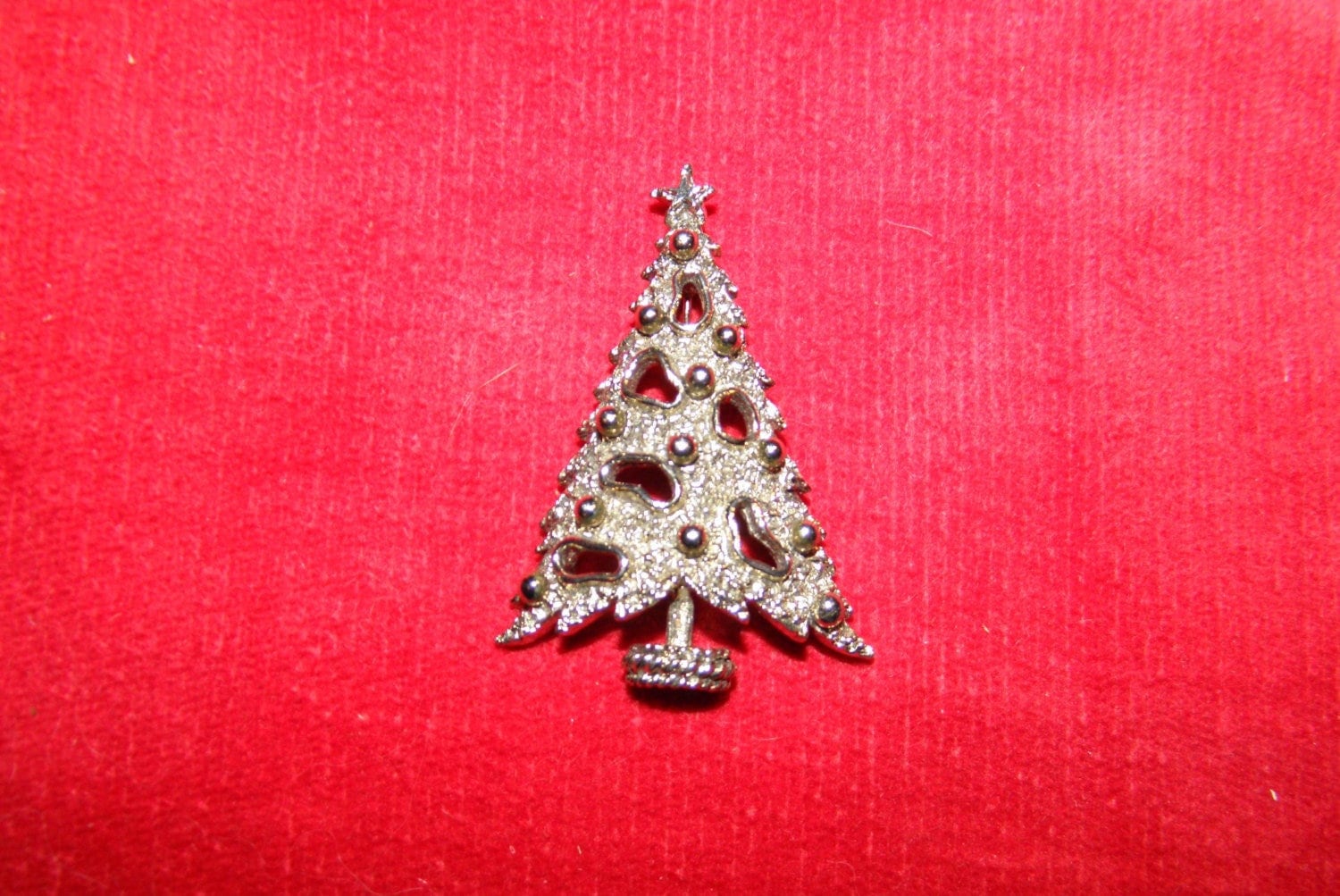 Vintage Art Rhodium Silber Tone Weihnachtsbaum Brosche - Circa 1960 Von Dustymillerantiques Vintage Art Rhodium Silber Tone Weihnachtsbaum Brosche - Circa 1960 Von Dustymillerantiques von DustyMillerAntiques