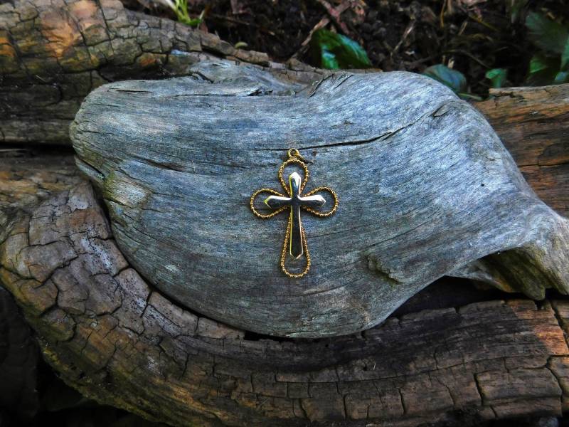 Vintage Gold Tone Silhouette Doppel Kreuz Anhänger - 1970's Von Dustymillerantiques Vintage Gold Tone Silhouette Doppel Kreuz Anhänger - 1970's Von Dustymillerantiques von DustyMillerAntiques