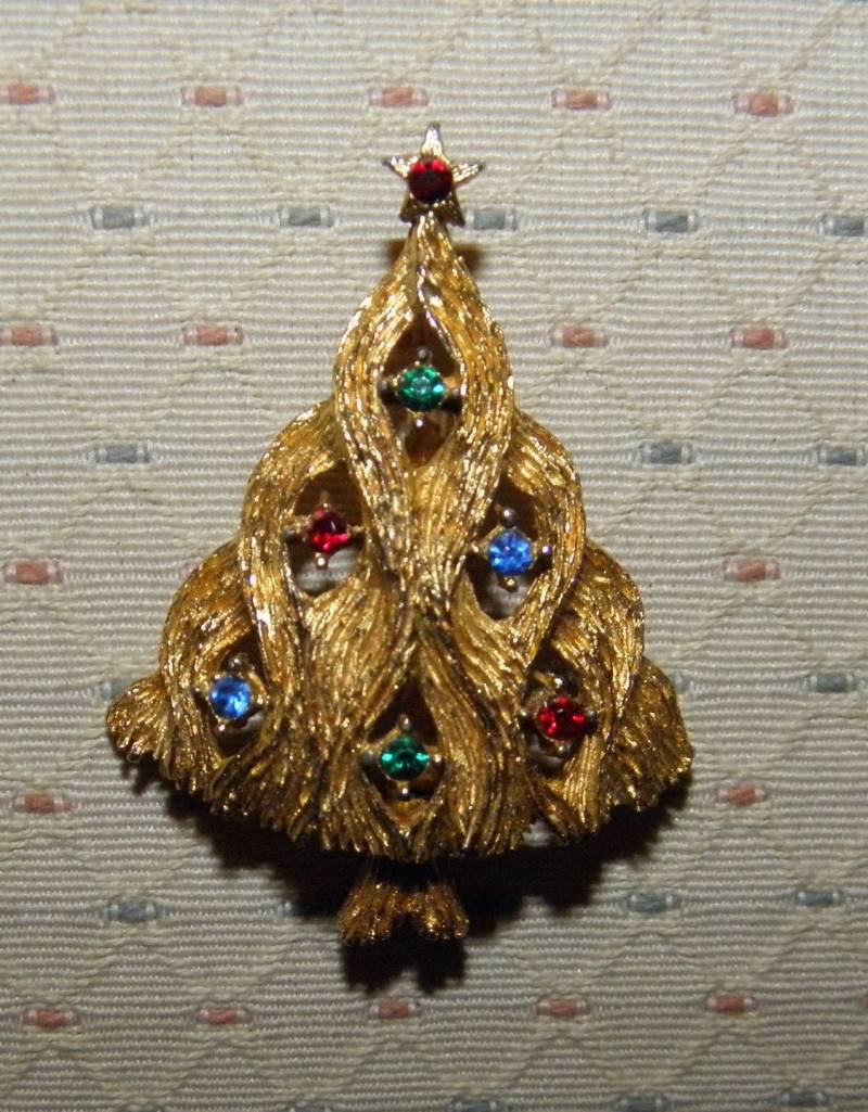 Vintage Jj Jonette Schmuck Gold Ton Strass Weihnachtsbaum Brosche - 1970S Von Dustymillerantiques Vintage Jj Jonette Schmuck Gold Ton Strass Weihnachtsbaum Brosche - 1970S Von Dustymillerantiques von DustyMillerAntiques