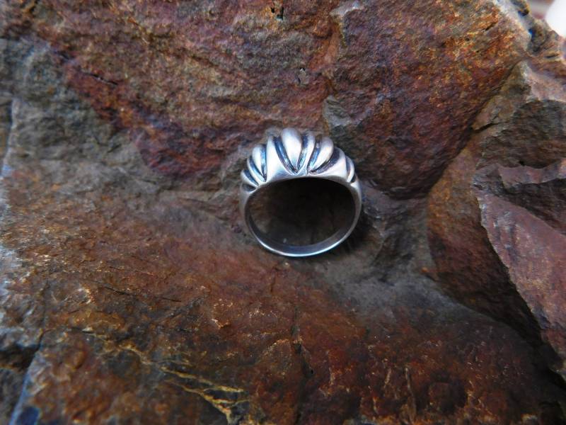Vintage Thai-Ring Aus 925Er Sterlingsilber - Größe 8 1990Er Jahre Von Dustymillerantiques Vintage Thai-Ring Aus 925Er Sterlingsilber - Größe 8 1990Er Jahre Von Dustymillerantiques von DustyMillerAntiques