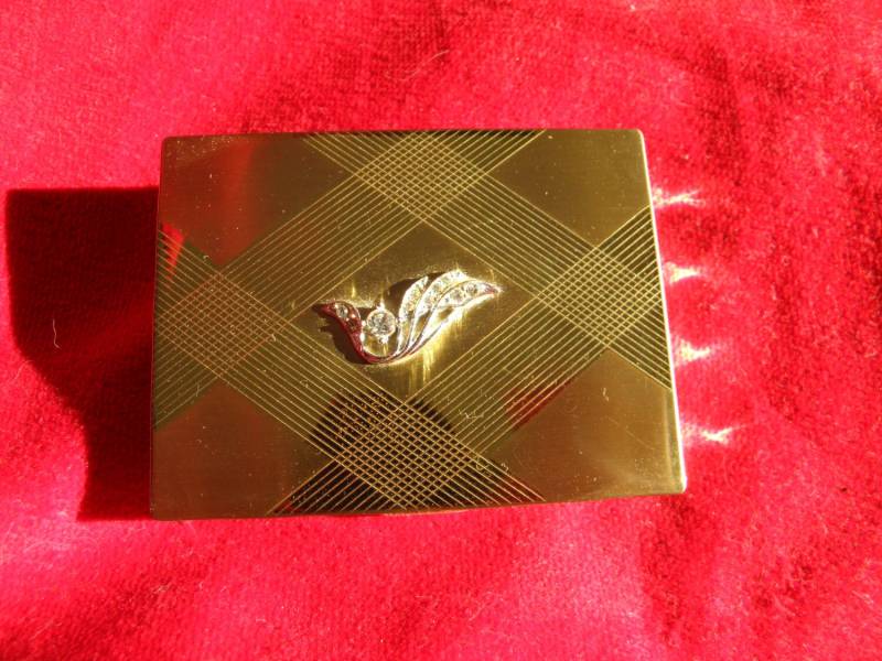 Vintage Volupte Taubenkopf Puderdose Aus Messing & Strass - Um 1960 Von Dustymillerantiques Vintage Volupte Taubenkopf Puderdose Aus Messing & Strass - Um 1960 Von Dustymillerantiques von DustyMillerAntiques