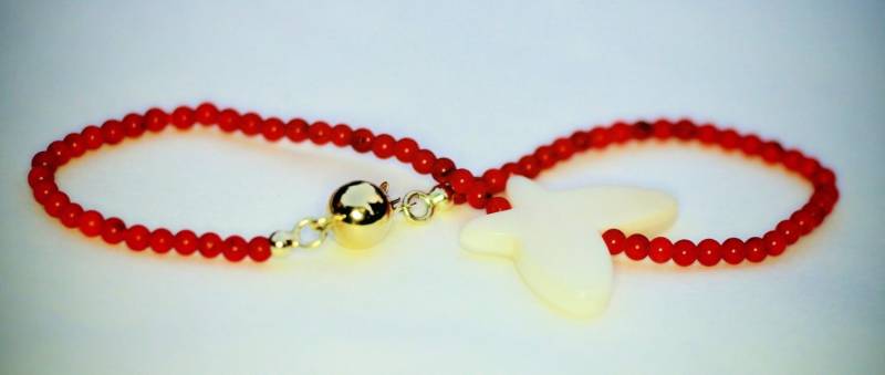 Colaar Feine Armband Mit Mutter Der Perle Schmetterling Und 14 K Gold Kugel-Verschluss, 17, 5 cm Lang Colaar Feine Armband Mit Mutter Der Perle Schmetterling Und 14 K Gold Kugel-Verschluss, 17, 5 cm Lang von DutchCreativity