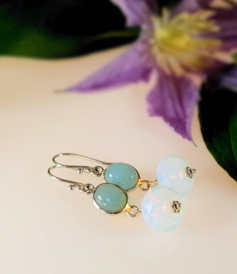 Silber Ohrringe Mit Edelsteinen, Perlen Und Facettiertem Chalcedon-Cabochon Schnitt Leopard Silber Ohrringe Mit Edelsteinen, Perlen Und Facettiertem Chalcedon-Cabochon Schnitt Leopard von DutchCreativity
