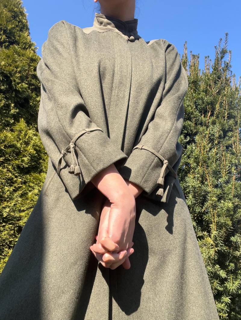 Leichter Woll-Loden Frey Mantel Leichter Woll-Loden Frey Mantel von Dvojka