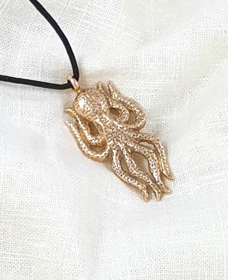 Handgearbeitete Massive Antike Bronze Oktopus Halskette Anhänger von Dwarvesong