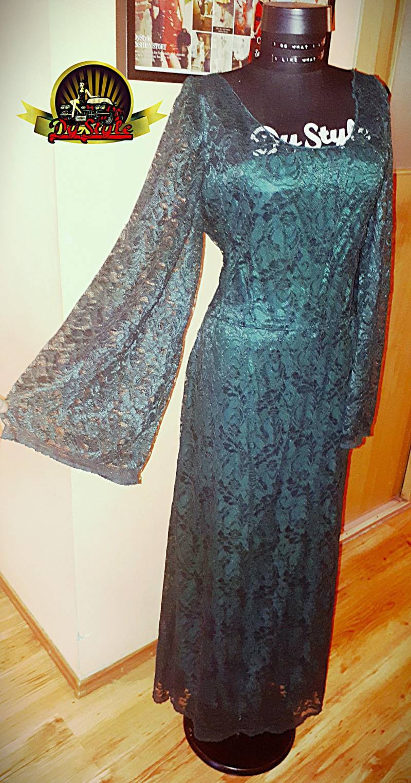 Grünes Spitzenkleid, Schulterfreies Grünes Boho Bell Sleeve Langes Hochzeitskleid, Plus Size Spitzenkleid von DyStyle