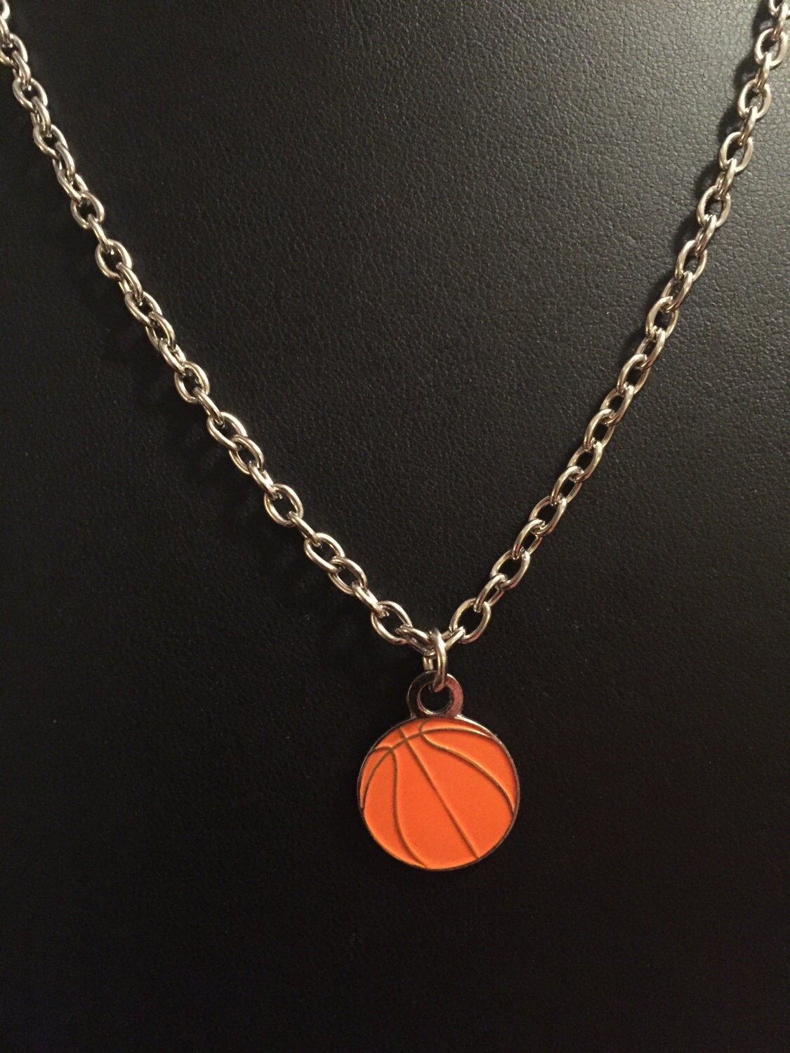 Basketball-Halskette Basketball-Halskette von DzignzBySharon