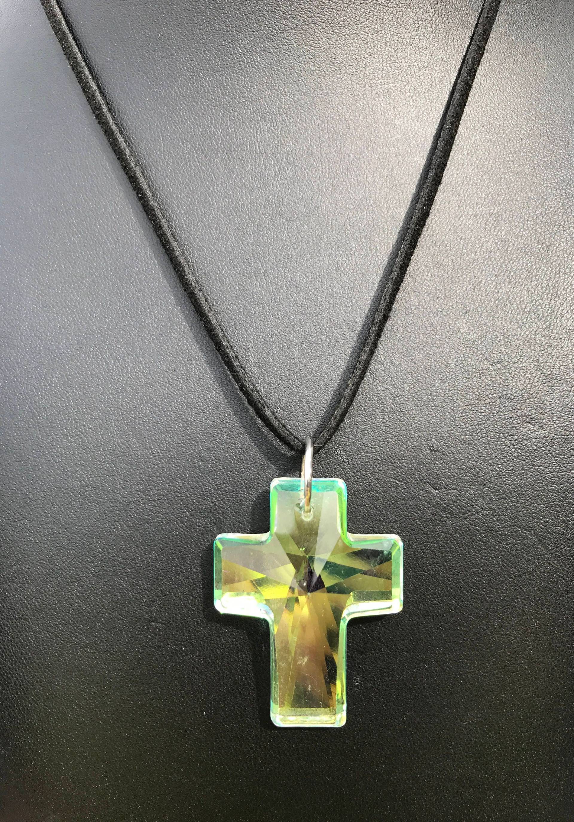 Swarovski Kreuz Halskette Swarovski Kreuz Halskette von DzignzBySharon